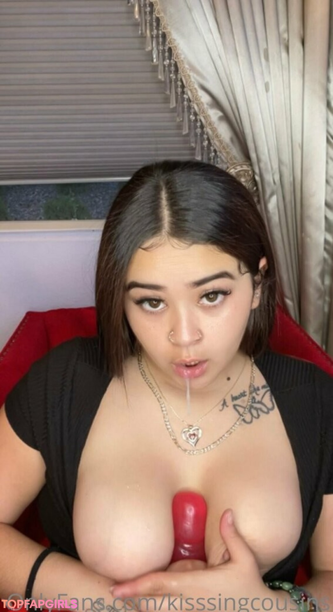 Foto desnuda filtrada de OnlyFans de Kisssingcousins #118 Foto desnuda filtrada de OnlyFans de Kisssingcousins #118