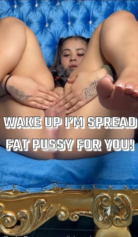 Foto desnuda filtrada de OnlyFans de Kisssingcousins