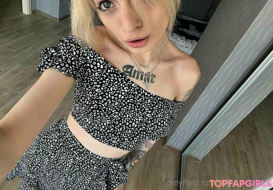 Foto desnuda filtrada de OnlyFans de Skinnytyan #120 Foto desnuda filtrada de OnlyFans de Skinnytyan #120