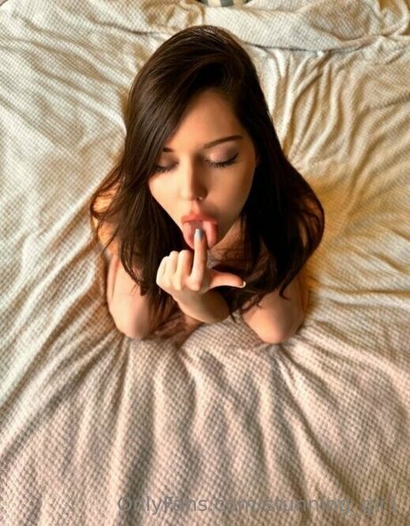 Stunning_gir1