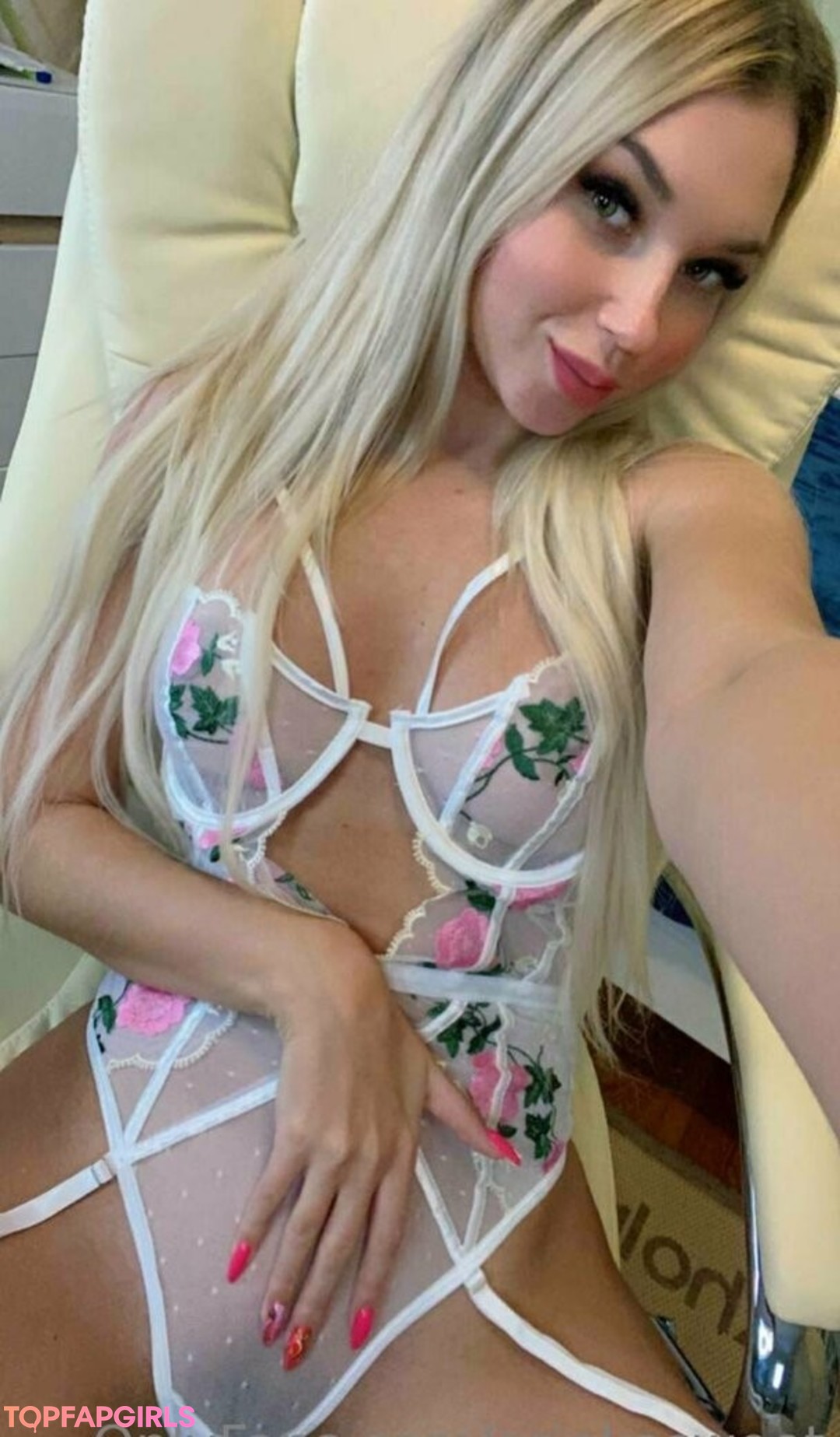 Foto desnuda filtrada de OnlyFans de Arinkasweet #172 Foto desnuda filtrada de OnlyFans de Arinkasweet #172