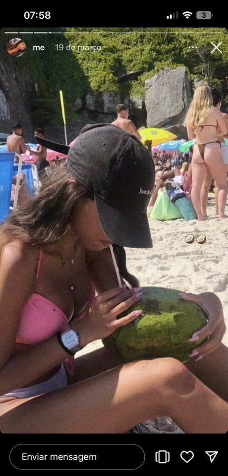 Julia Carneiro