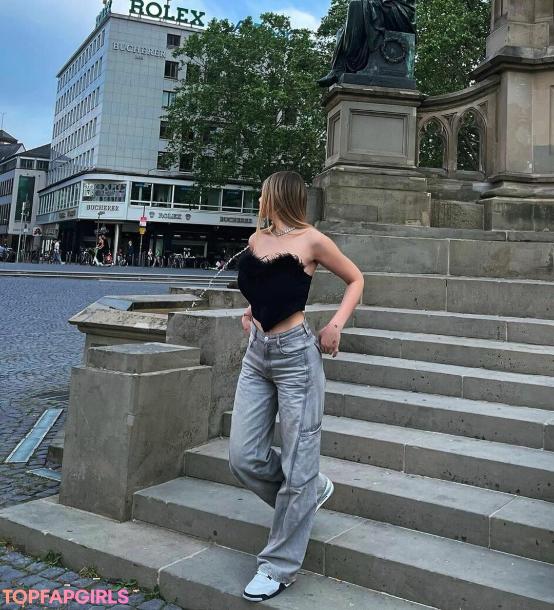 Foto desnuda filtrada de OnlyFans de Lisastraube #48 Foto desnuda filtrada de OnlyFans de Lisastraube #48