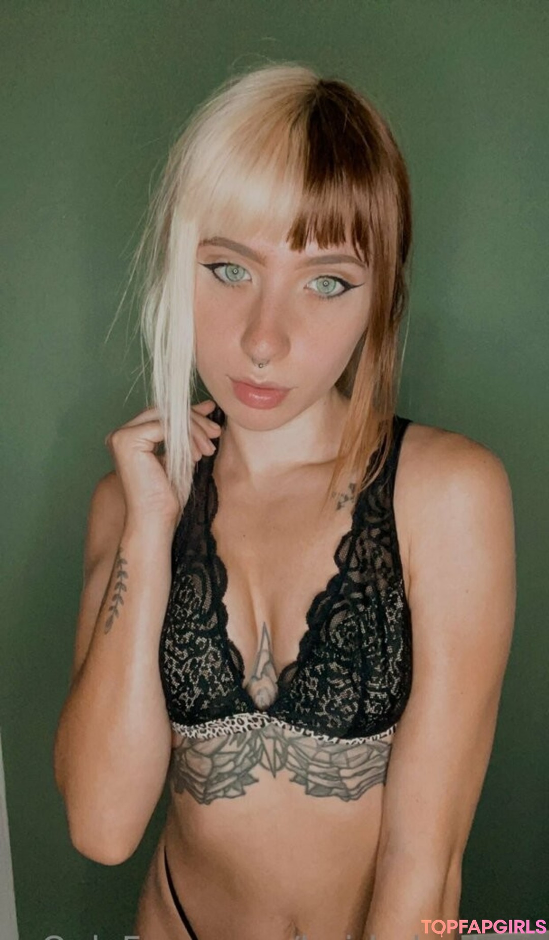 Foto desnuda filtrada de OnlyFans de Hairbyharleyy #118 Foto desnuda filtrada de OnlyFans de Hairbyharleyy #118