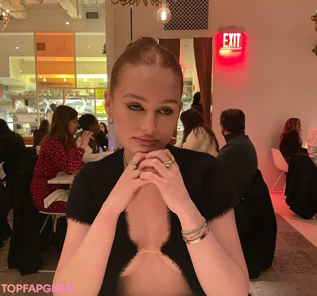 Foto desnuda filtrada de OnlyFans de Madelaine Petsch #164 Foto desnuda filtrada de OnlyFans de Madelaine Petsch #164