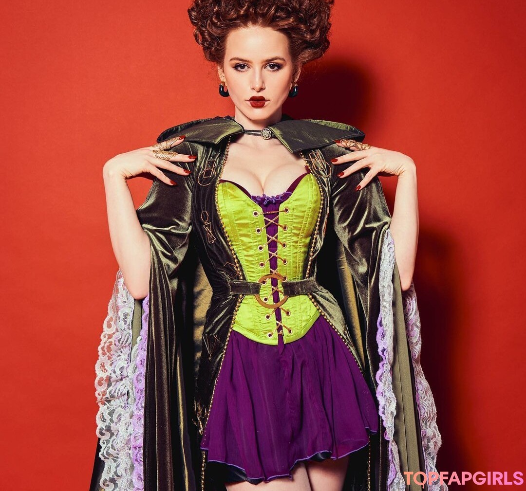 Foto desnuda filtrada de OnlyFans de Madelaine Petsch #240 Foto desnuda filtrada de OnlyFans de Madelaine Petsch #240