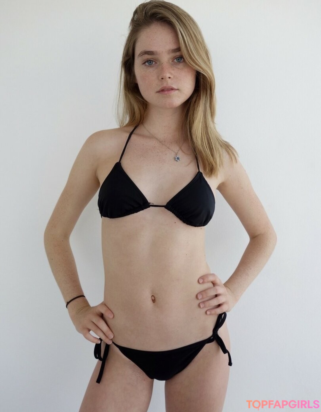 Foto desnuda filtrada de OnlyFans de Gonefishingwithdad #71 Foto desnuda filtrada de OnlyFans de Gonefishingwithdad #71