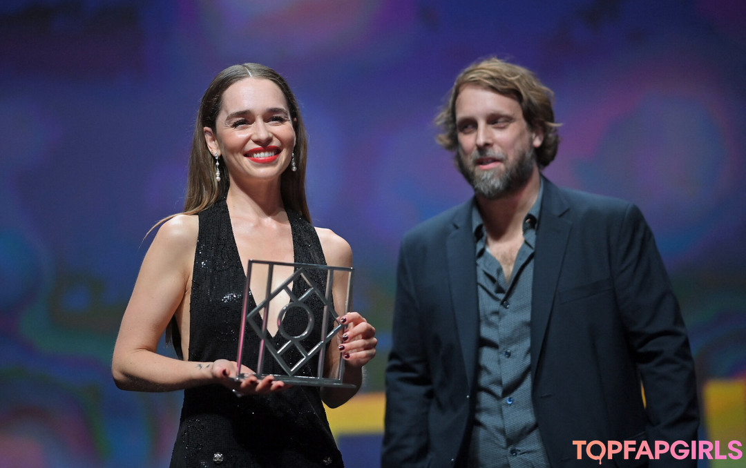 Foto desnuda filtrada de OnlyFans de Emilia Clarke #1155