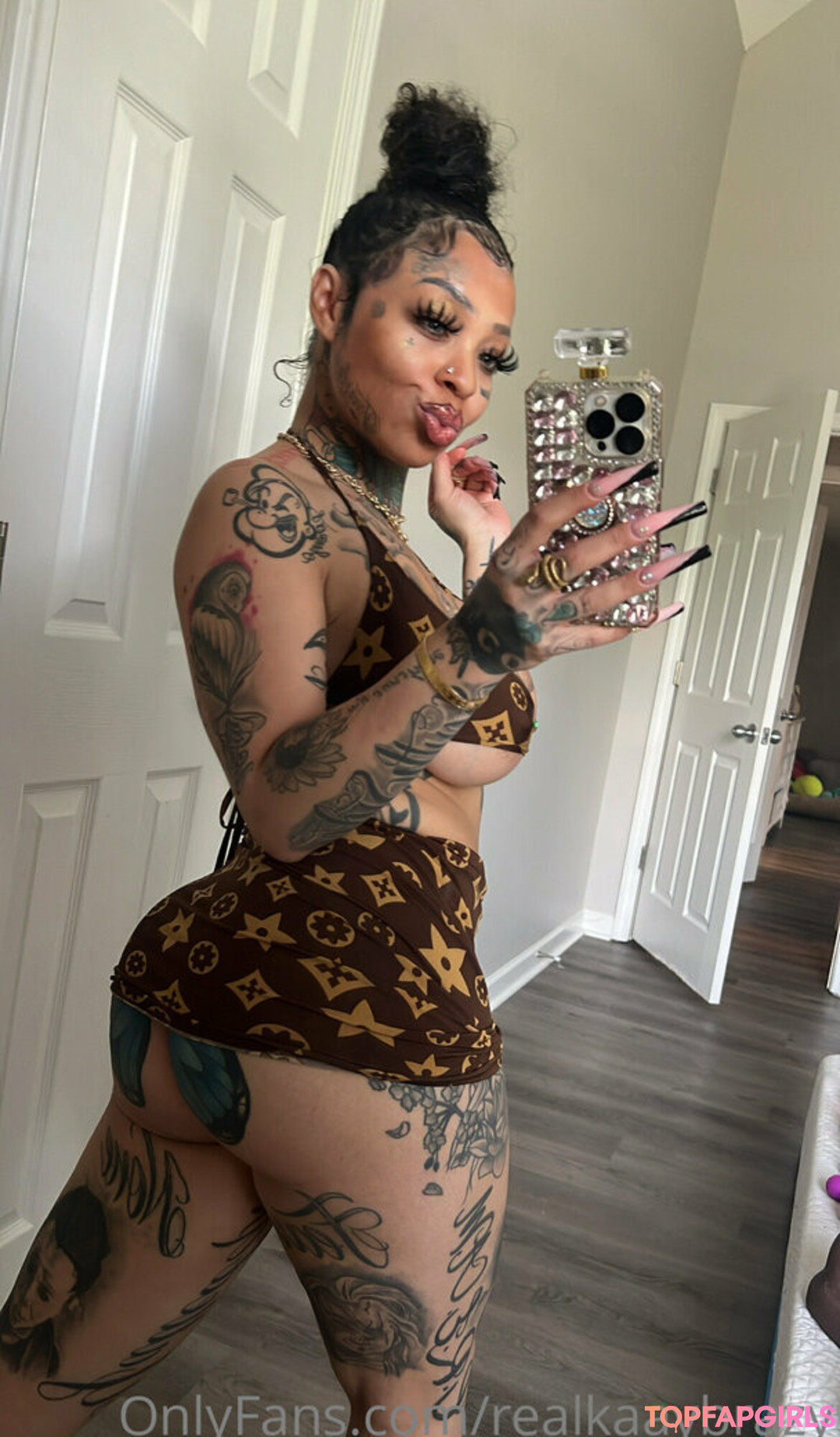 Foto desnuda filtrada de OnlyFans de Realkaaybrazy #42 Foto desnuda filtrada de OnlyFans de Realkaaybrazy #42