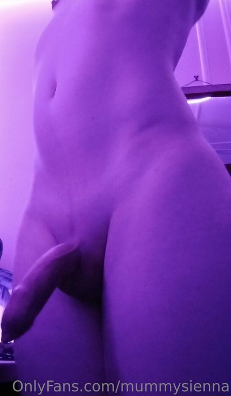 Foto desnuda filtrada de OnlyFans de Mummysienna