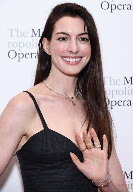 Anne Hathaway