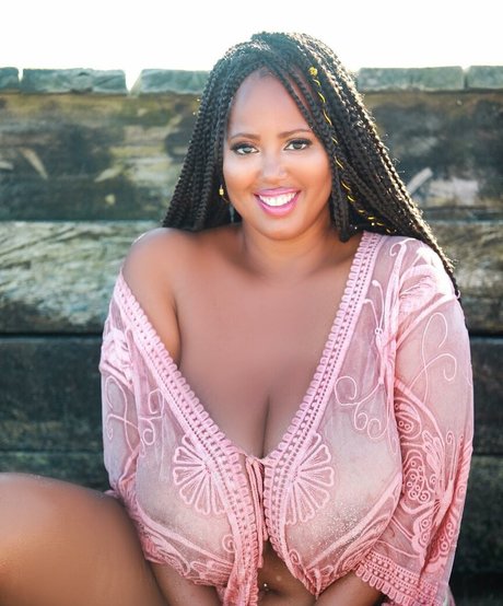 Foto desnuda filtrada de OnlyFans de Monique Cooper