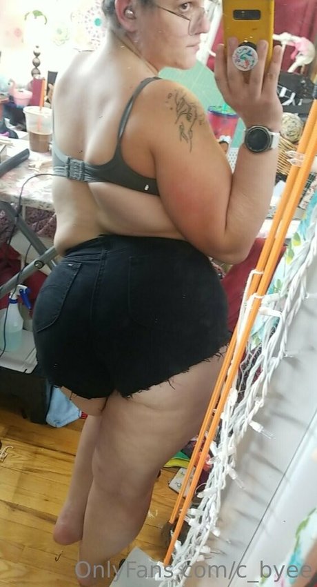 Foto desnuda filtrada de OnlyFans de Cbyee