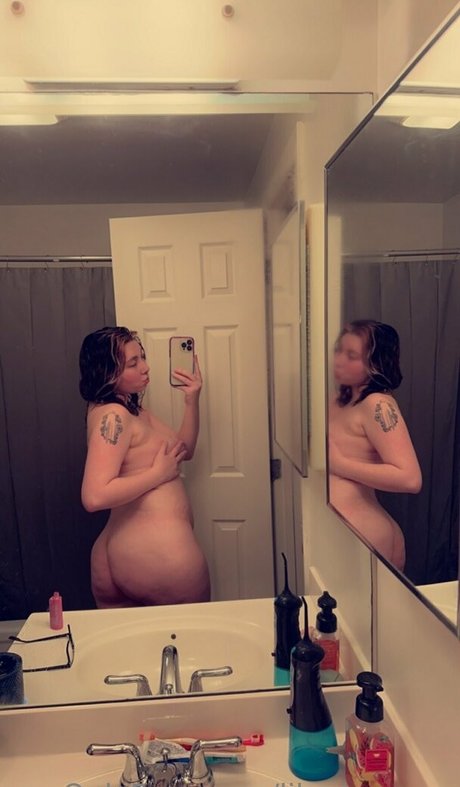 Foto desnuda filtrada de OnlyFans de Lilpaigeyyxx