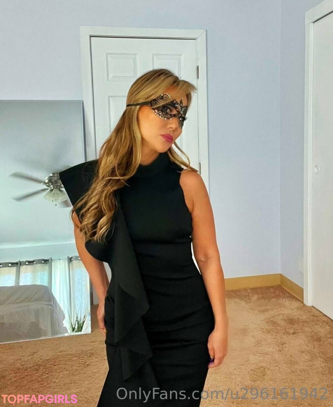 Foto desnuda filtrada de OnlyFans de Naughtydiamond11 #11 Foto desnuda filtrada de OnlyFans de Naughtydiamond11 #11