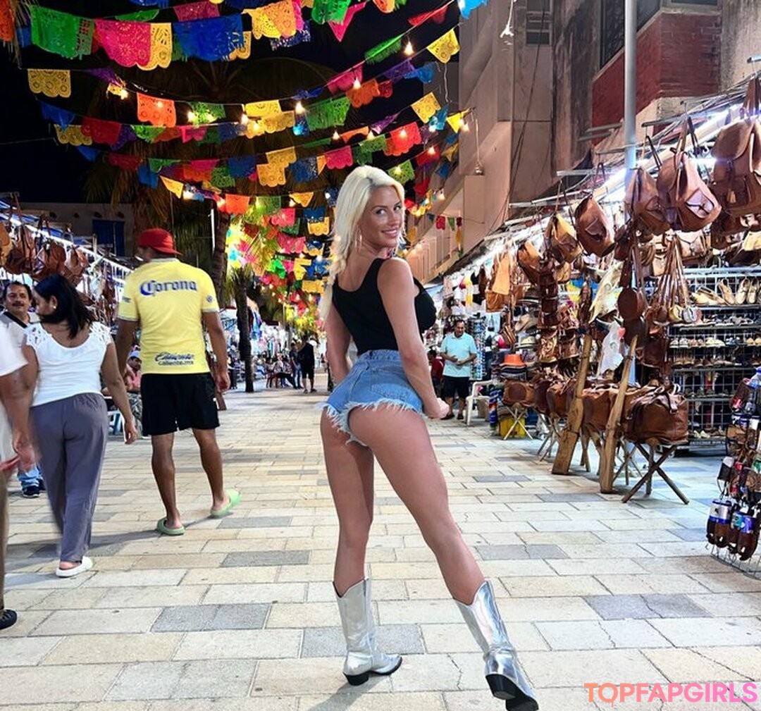 Foto desnuda filtrada de OnlyFans de Sienna Day #417 Foto desnuda filtrada de OnlyFans de Sienna Day #417