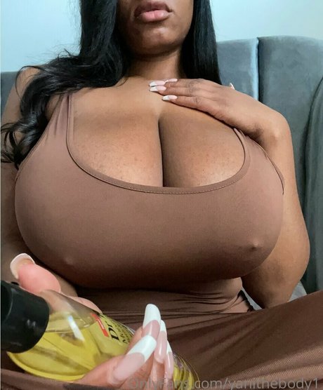 Foto desnuda filtrada de OnlyFans de Yanithebbody1