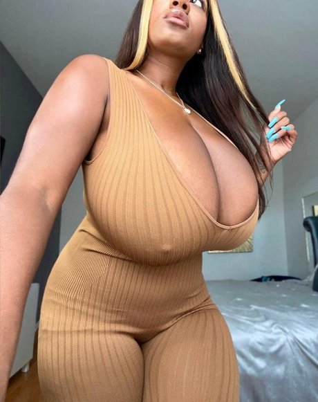 Yanithebbody1