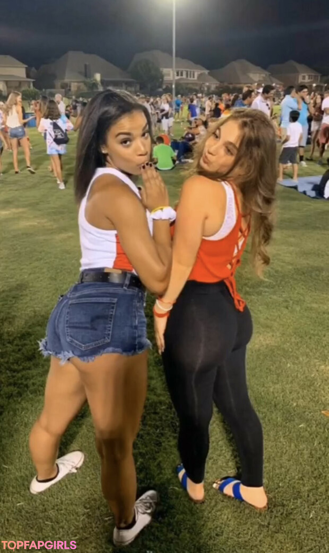 Foto desnuda filtrada de OnlyFans de Hashemi Sisters #25 Foto desnuda filtrada de OnlyFans de Hashemi Sisters #25