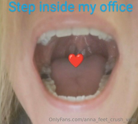 Anna_feet_crush_vore