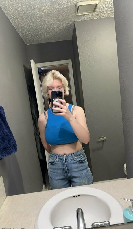 Foto desnuda filtrada de OnlyFans de Midnightsky80085