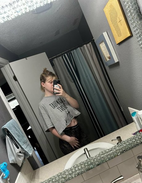 Foto desnuda filtrada de OnlyFans de Midnightsky80085