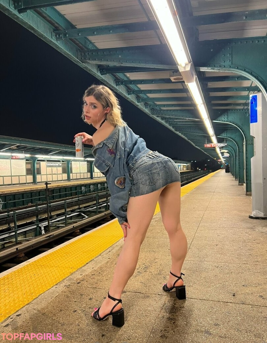 Foto desnuda filtrada de OnlyFans de Cooltransgirl #16 Foto desnuda filtrada de OnlyFans de Cooltransgirl #16