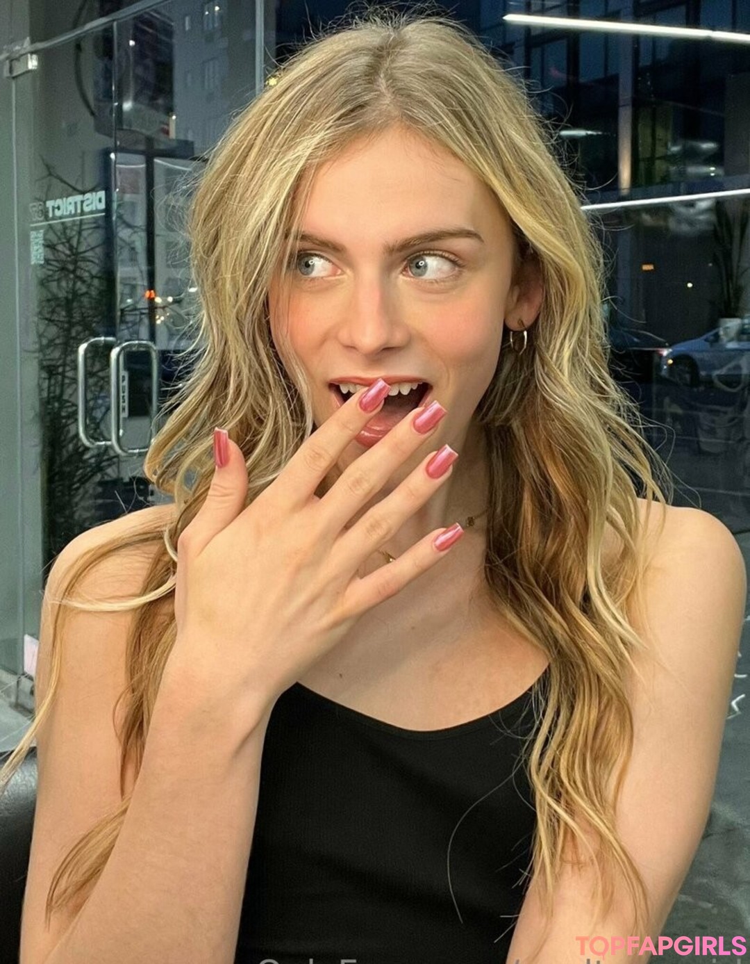 Foto desnuda filtrada de OnlyFans de Cooltransgirl #39 Foto desnuda filtrada de OnlyFans de Cooltransgirl #39