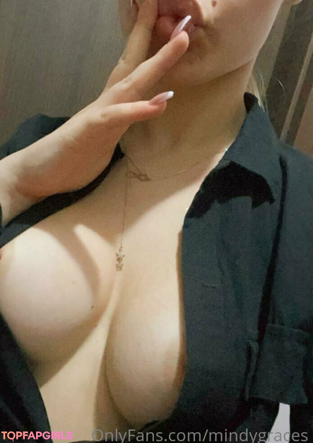 Foto desnuda filtrada de OnlyFans de Mindygraces #13 Foto desnuda filtrada de OnlyFans de Mindygraces #13