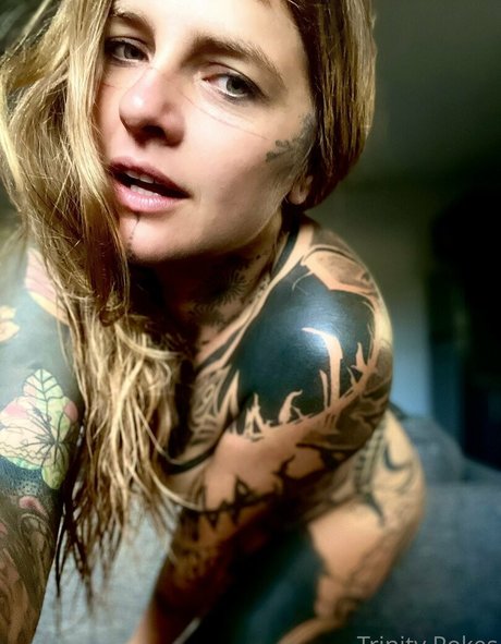 Foto desnuda filtrada de OnlyFans de Trinity Eclectic
