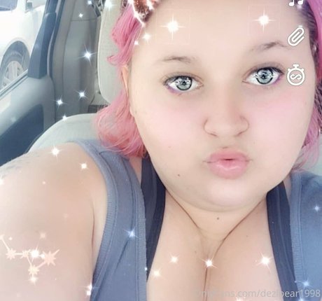 Foto desnuda filtrada de OnlyFans de Dezibear1998