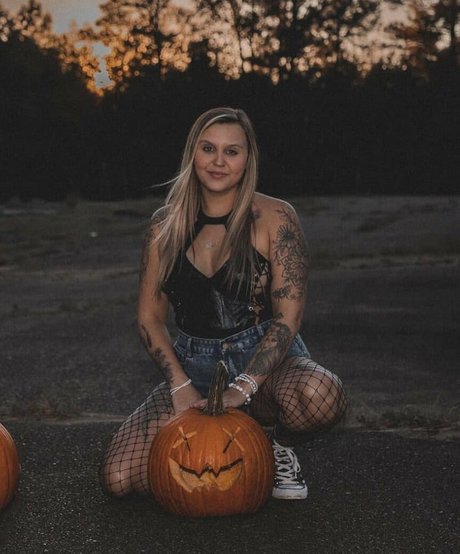 Hotblondie95