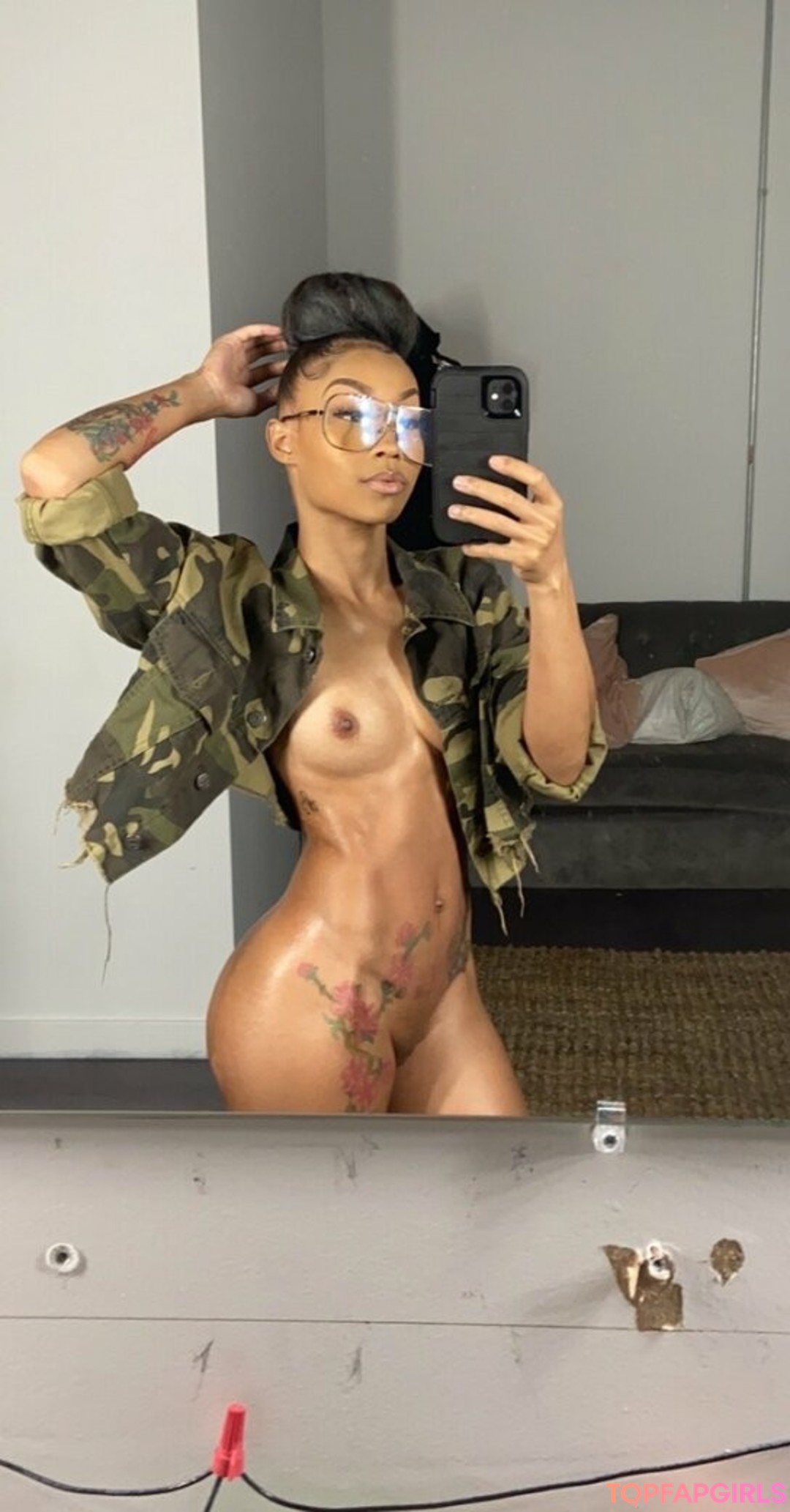 Foto desnuda filtrada de OnlyFans de Yooitschill #43 Foto desnuda filtrada de OnlyFans de Yooitschill #43