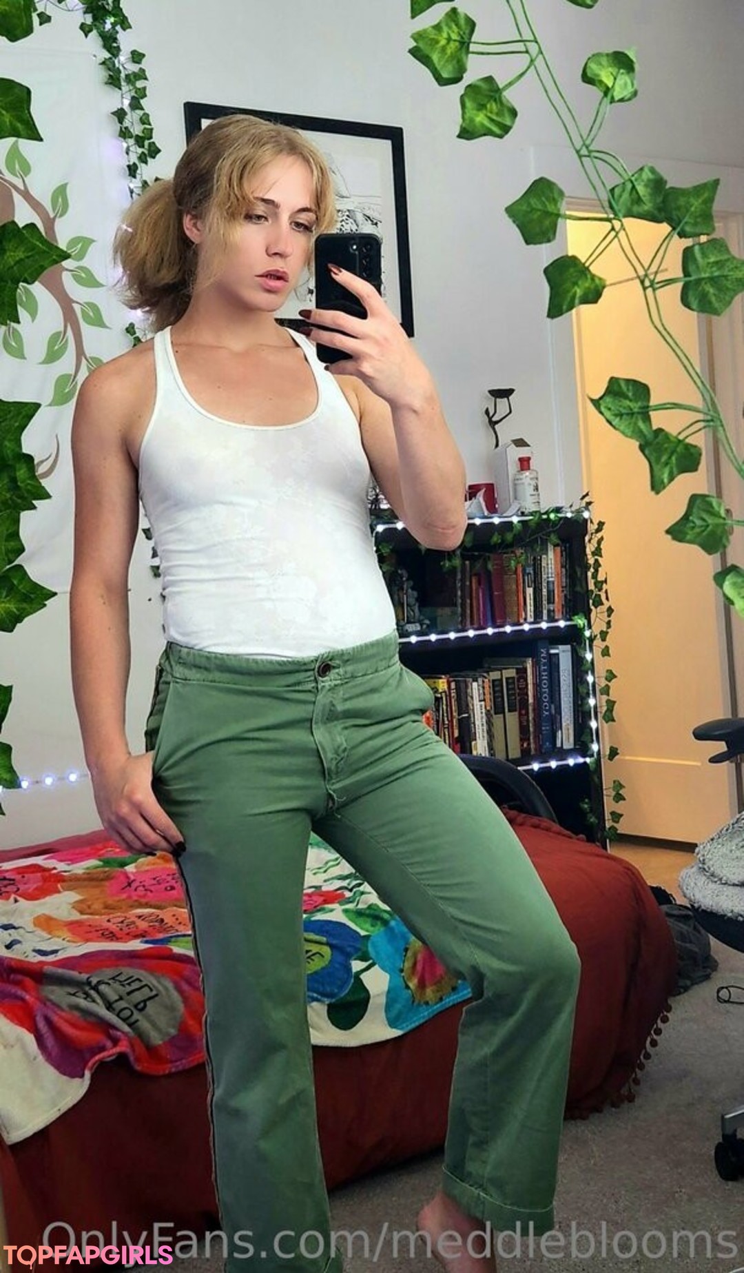 Foto desnuda filtrada de OnlyFans de Meddleblooms #190 Foto desnuda filtrada de OnlyFans de Meddleblooms #190