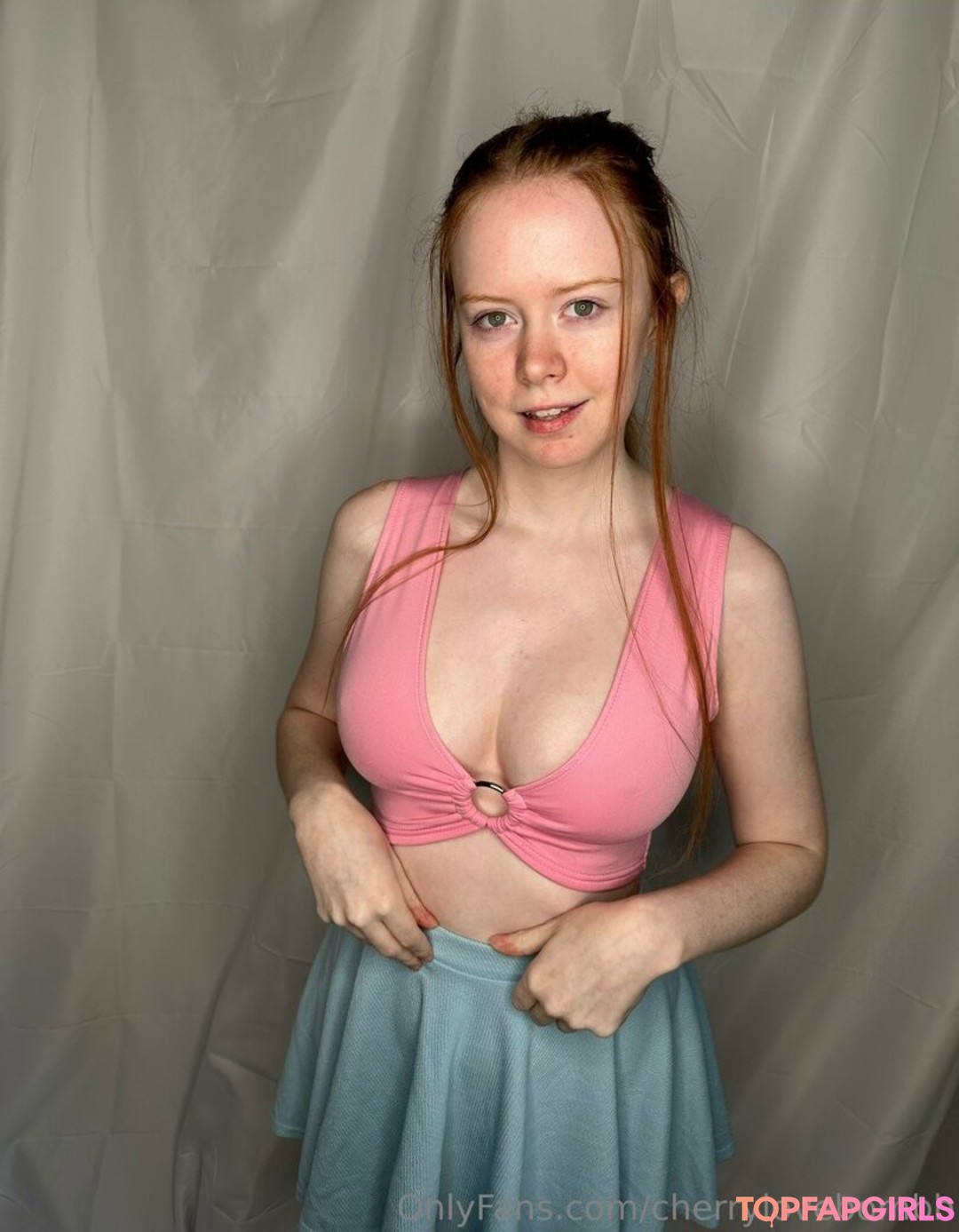 Foto desnuda filtrada de OnlyFans de Cherrylovebombb #295 Foto desnuda filtrada de OnlyFans de Cherrylovebombb #295