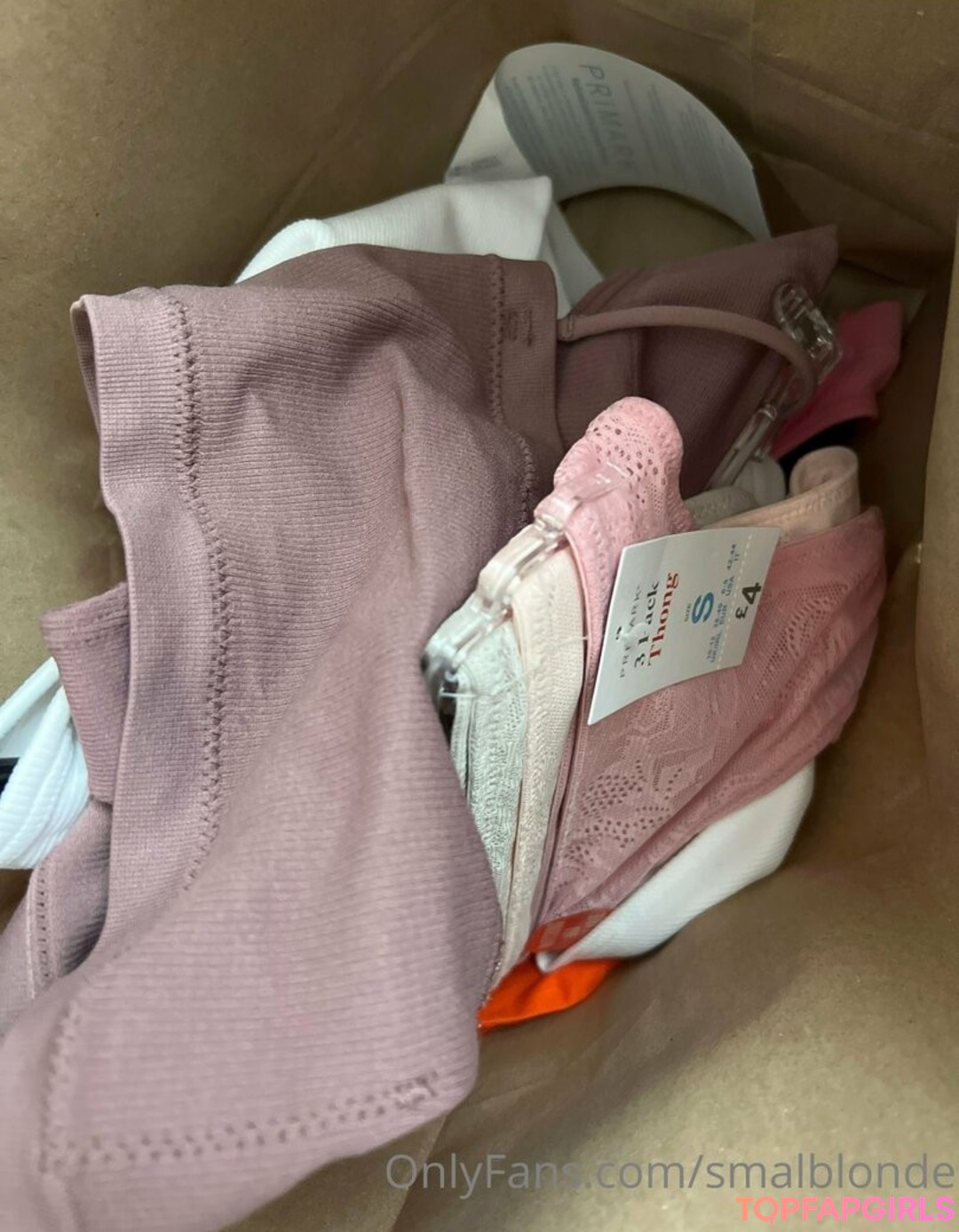 Foto desnuda filtrada de OnlyFans de Smalblonde #3 Foto desnuda filtrada de OnlyFans de Smalblonde #3