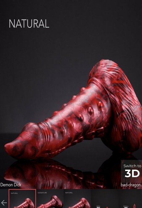 Foto desnuda filtrada de OnlyFans de Slyvampyre