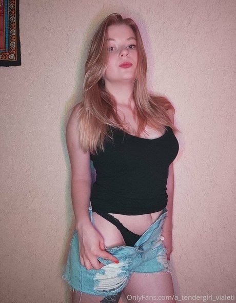 A_tendergirl_vialeti