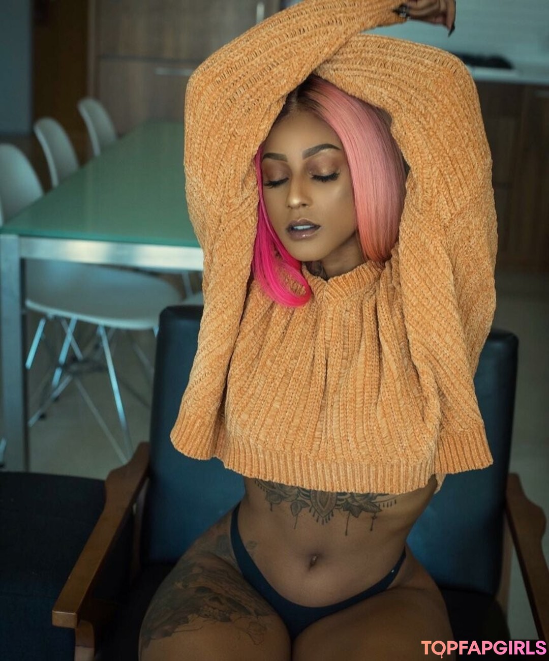 Foto desnuda filtrada de OnlyFans de Mizz Twerksum #151 Foto desnuda filtrada de OnlyFans de Mizz Twerksum #151