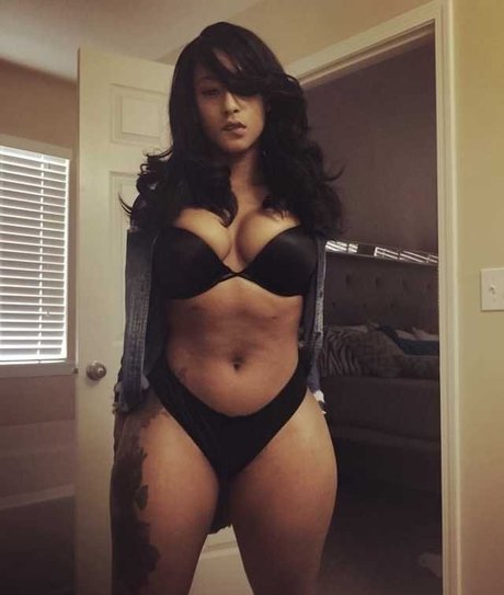Foto desnuda filtrada de OnlyFans de Mizz Twerksum