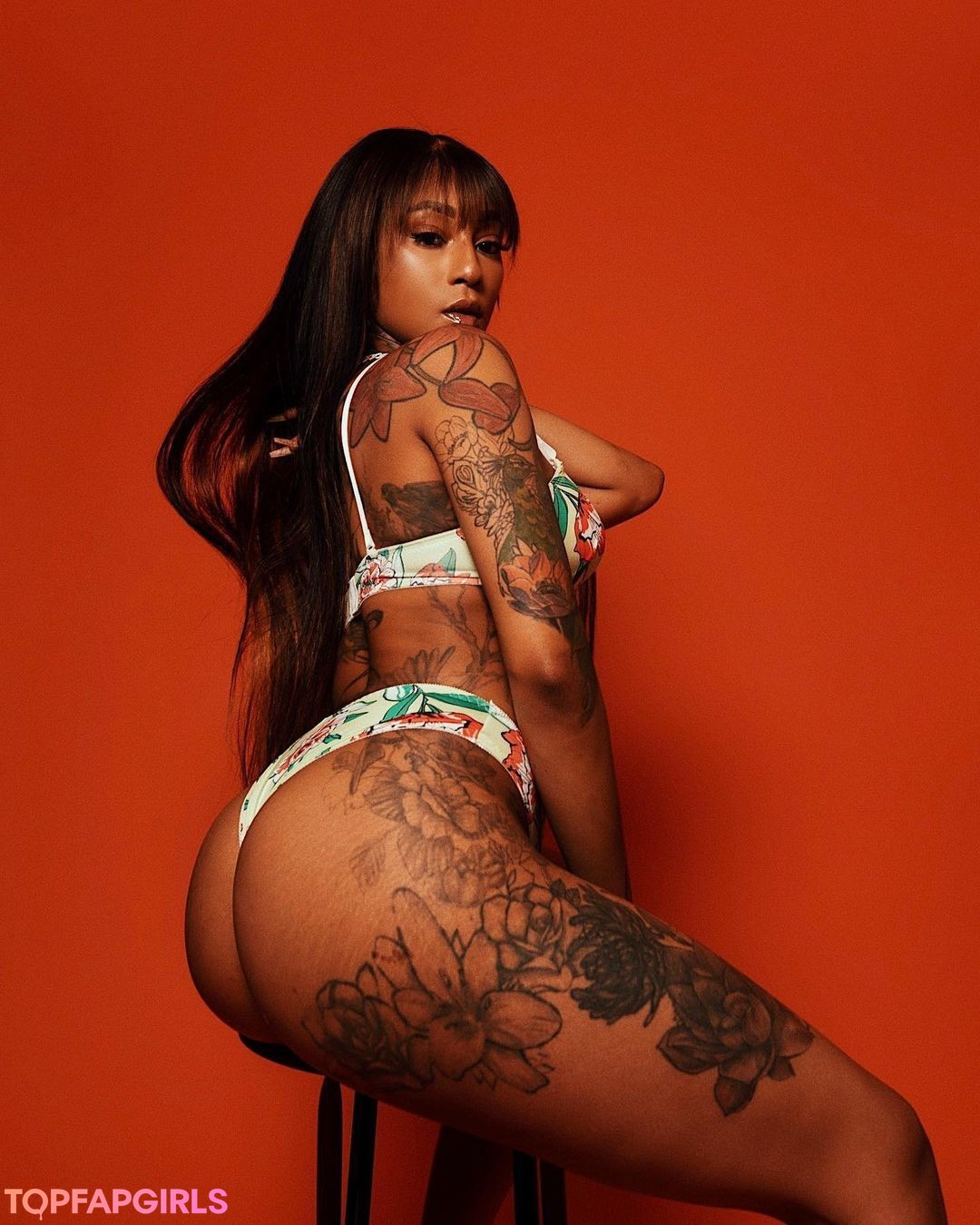 Foto desnuda filtrada de OnlyFans de Mizz Twerksum #373 Foto desnuda filtrada de OnlyFans de Mizz Twerksum #373