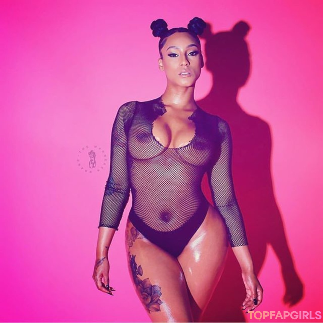 Foto desnuda filtrada de OnlyFans de Mizz Twerksum #388 Foto desnuda filtrada de OnlyFans de Mizz Twerksum #388