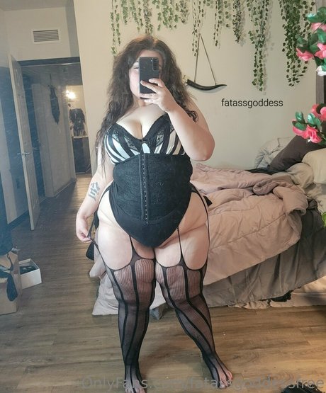 Foto desnuda filtrada de OnlyFans de Fatassgoddessfree