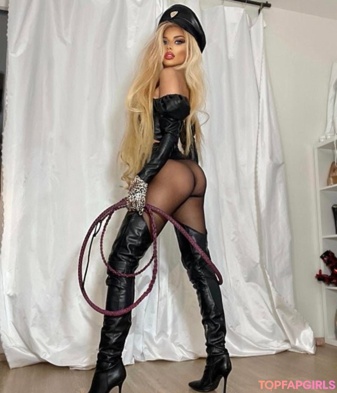 Foto desnuda filtrada de OnlyFans de Goddess Slavena #2 Foto desnuda filtrada de OnlyFans de Goddess Slavena #2