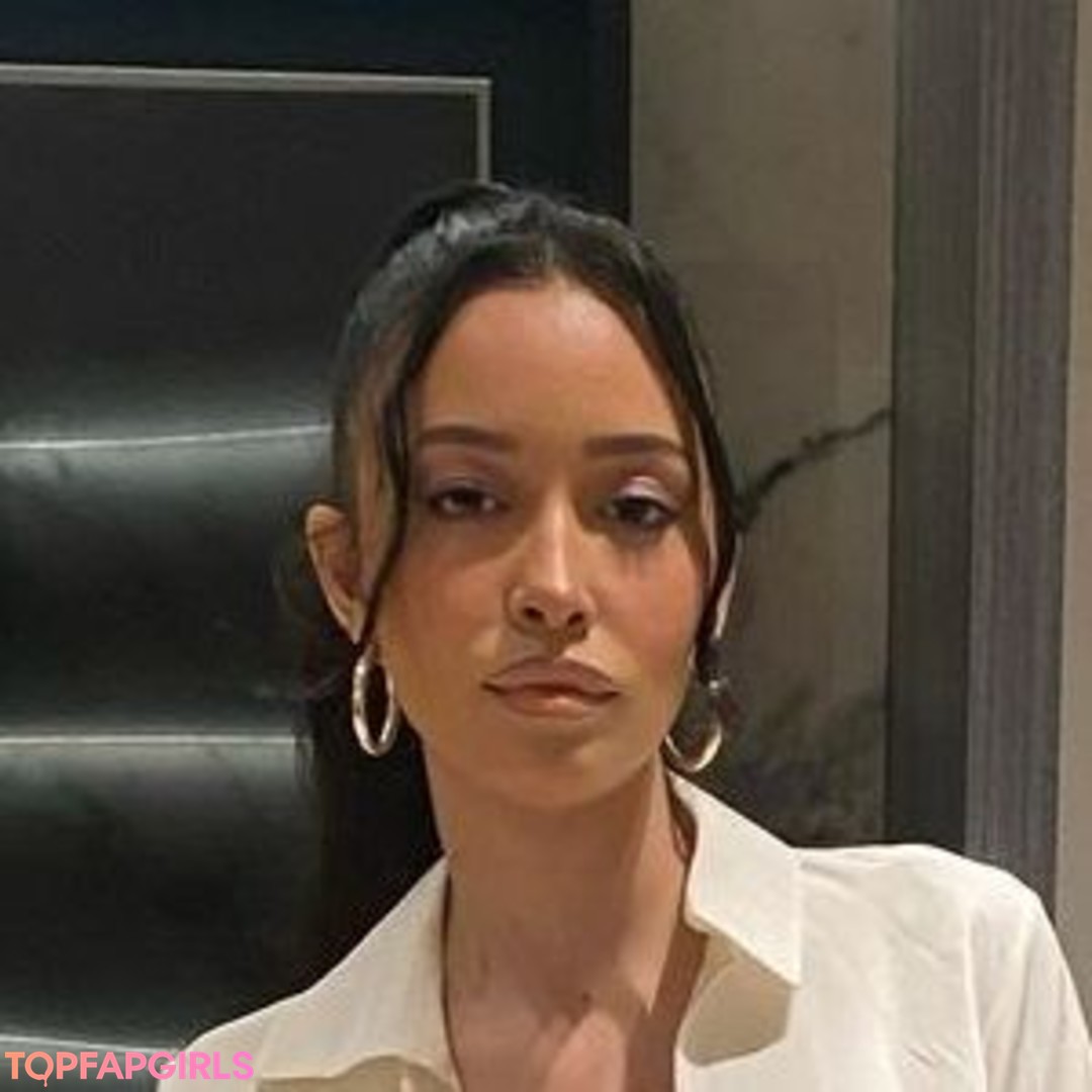 Foto desnuda filtrada de OnlyFans de Christian Serratos #2 Foto desnuda filtrada de OnlyFans de Christian Serratos #2