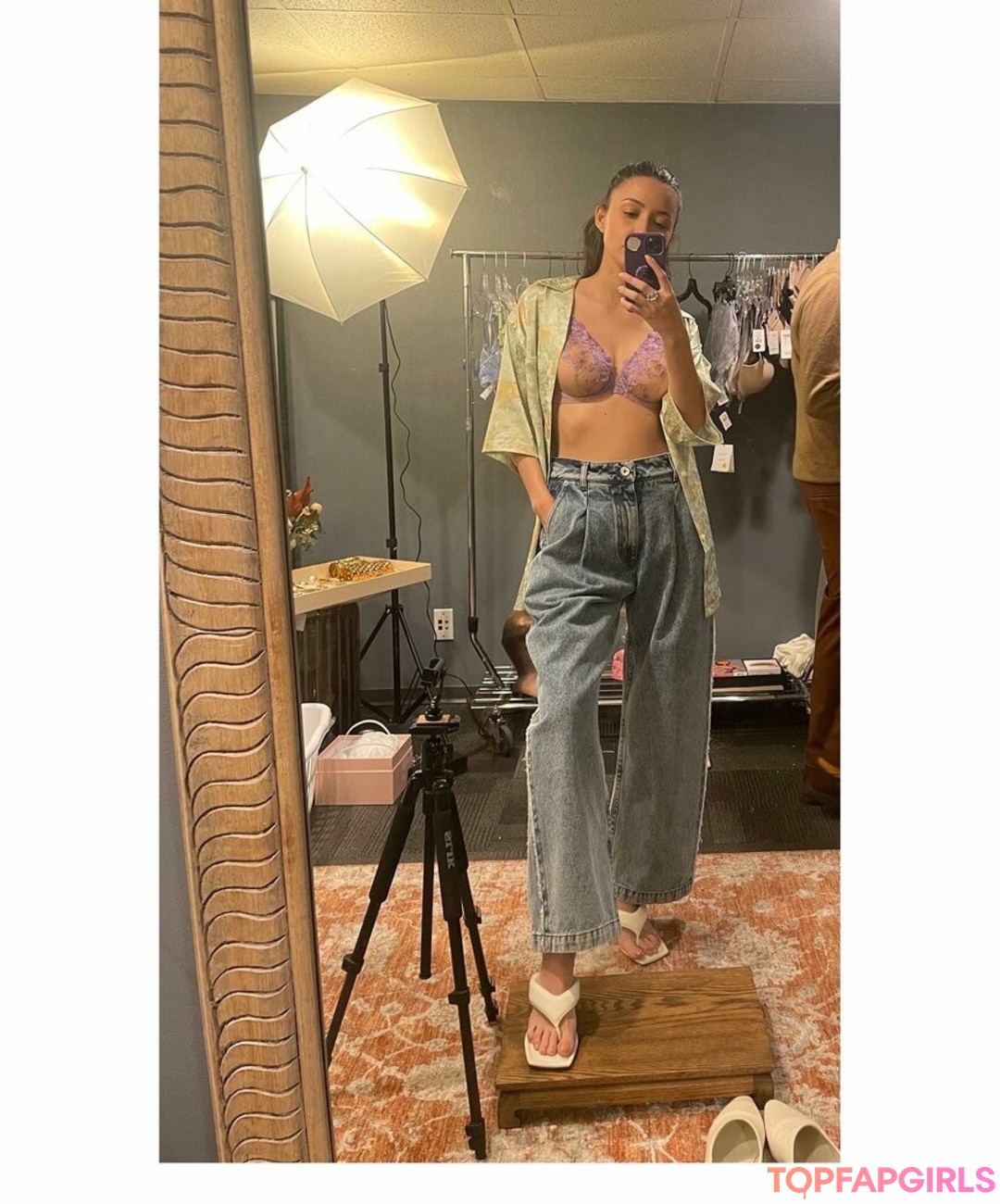 Foto desnuda filtrada de OnlyFans de Christian Serratos #23 Foto desnuda filtrada de OnlyFans de Christian Serratos #23