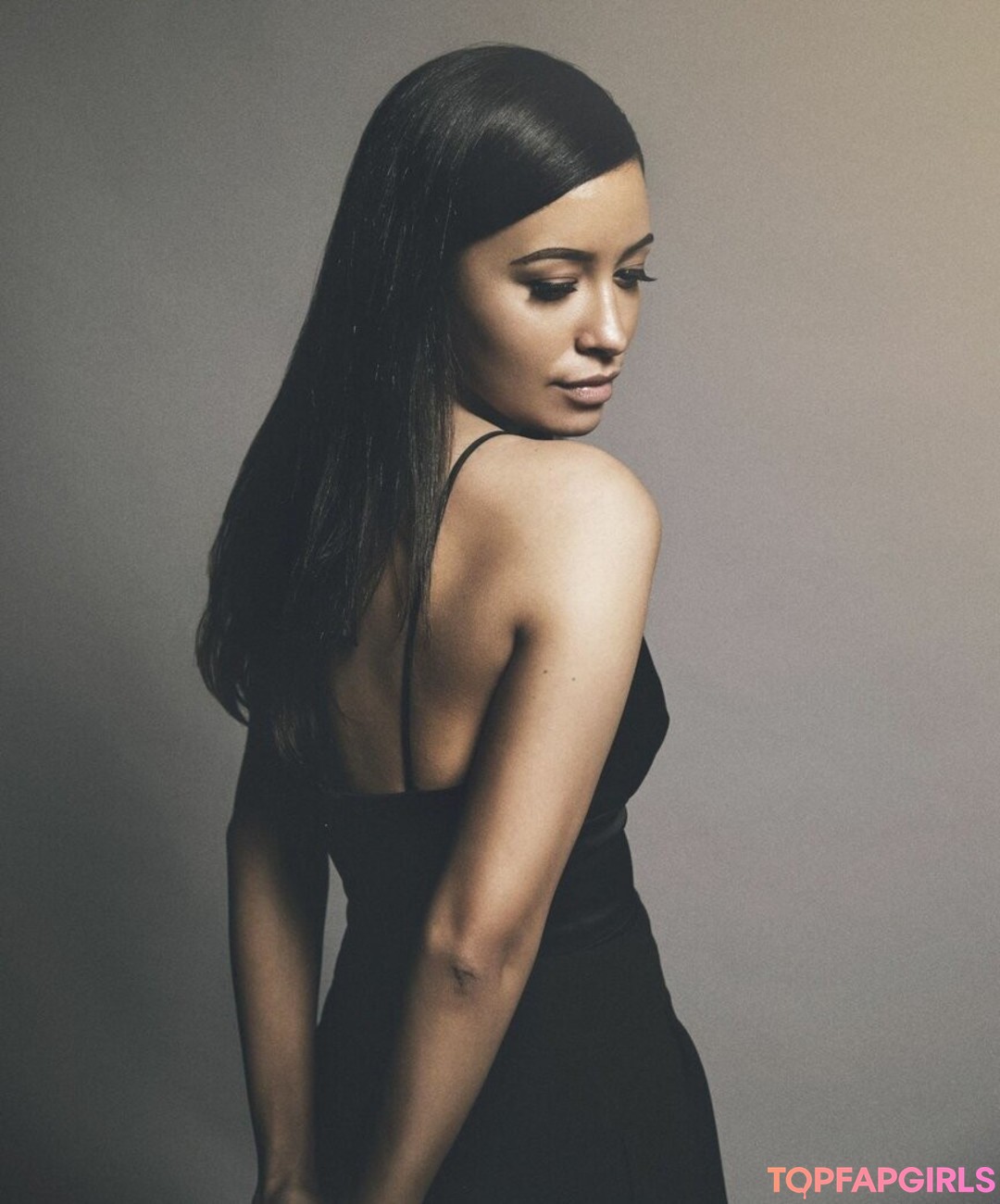 Foto desnuda filtrada de OnlyFans de Christian Serratos #34 Foto desnuda filtrada de OnlyFans de Christian Serratos #34