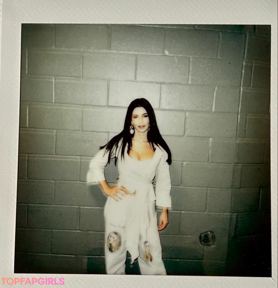 Foto desnuda filtrada de OnlyFans de Marina Diamandis #221 Foto desnuda filtrada de OnlyFans de Marina Diamandis #221