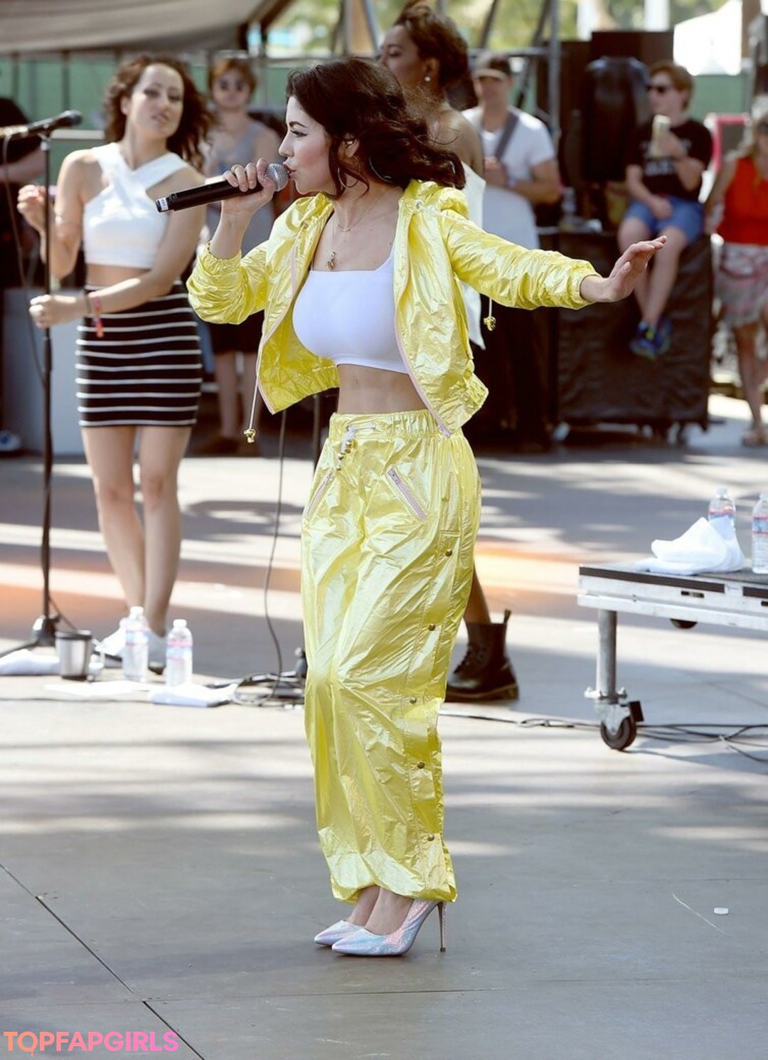 Foto desnuda filtrada de OnlyFans de Marina Diamandis #336 Foto desnuda filtrada de OnlyFans de Marina Diamandis #336