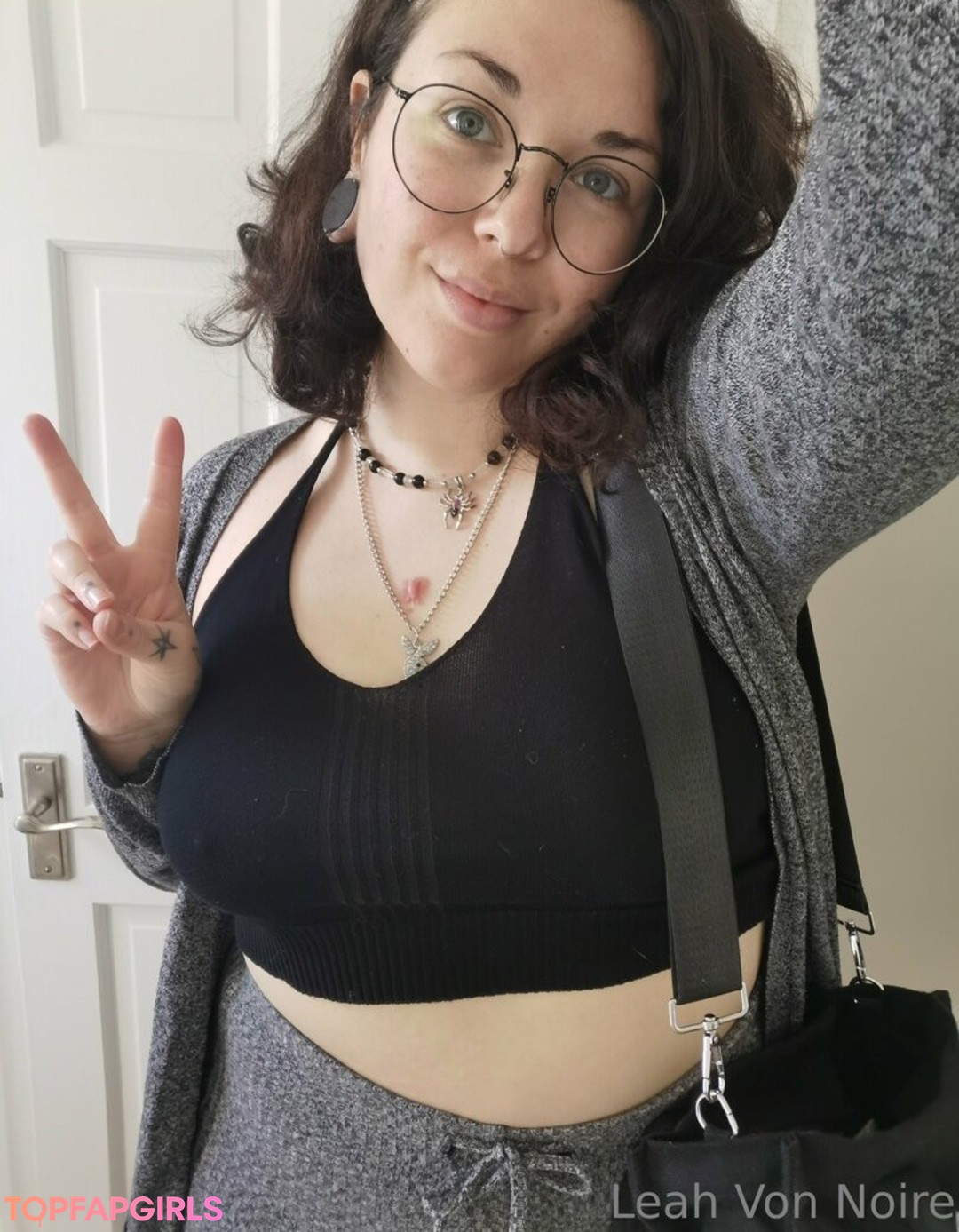 Foto desnuda filtrada de OnlyFans de Leahvonnoirefree #361 Foto desnuda filtrada de OnlyFans de Leahvonnoirefree #361